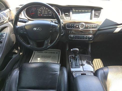 Used 2014 Kia Cadenza Premium w/ Technology Package FWD image 12