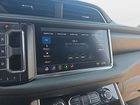 Used 2021 GMC Yukon XL Denali AWD/4WD image 29
