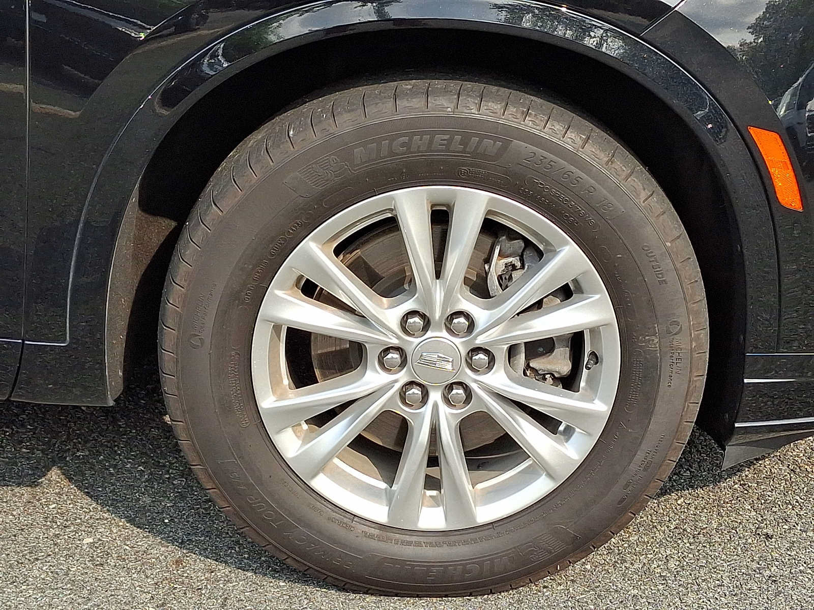 Certified 2024 Cadillac XT6 Luxury AWD/4WD image 3