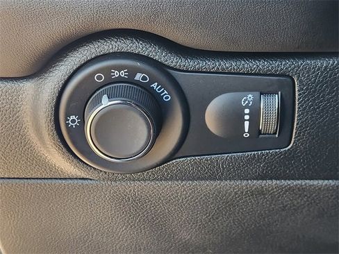 Used 2025 Dodge Durango GT image 21