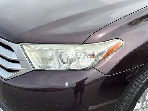 Used 2013 Toyota Highlander FWD image 6