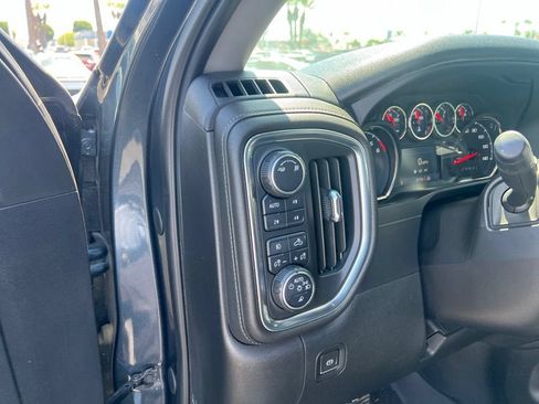 Used 2019 Chevrolet Silverado 1500 LT Trail Boss AWD/4WD image 31