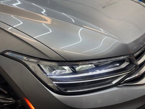 Certified 2022 Volkswagen Tiguan SE w/ Panoramic Sunroof Package image 7