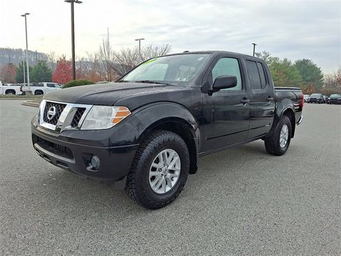 Used 2018 Nissan Frontier SV image 3