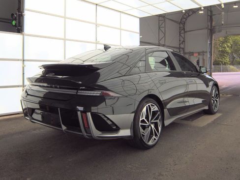Used 2023 Hyundai Ioniq 6 SEL AWD/4WD image 3