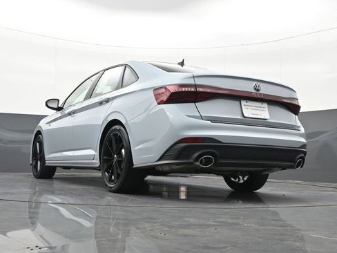 Used 2026 Volkswagen Jetta GLI Autobahn FWD image 32