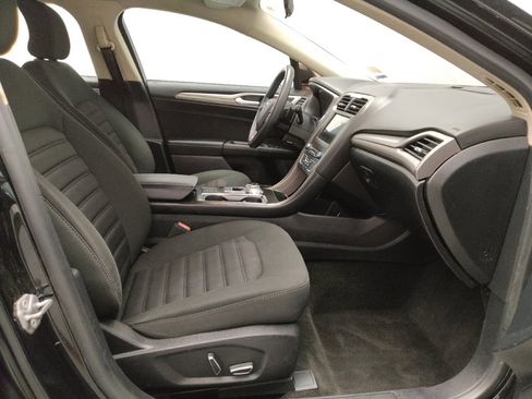 Used 2018 Ford Fusion SE w/ Fusion SE Technology Package image 21