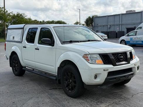 Used 2021 Nissan Frontier SV w/ Midnight Edition Floor Mats AWD/4WD image 9