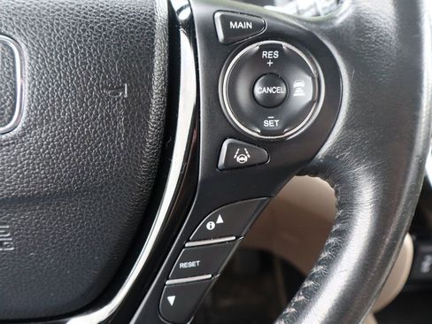 Used 2016 Honda Pilot Touring image 33