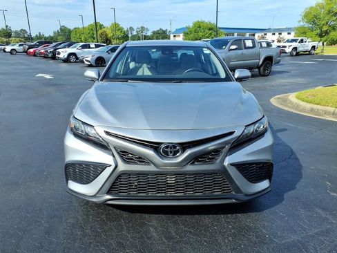 Used 2024 Toyota Camry SE FWD image 8