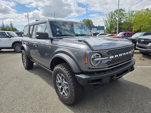 New 2025 Ford Bronco Badlands AWD/4WD image 3