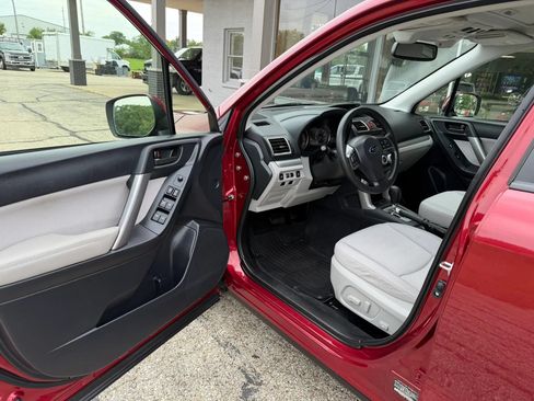 Used 2016 Subaru Forester 2.5i Premium AWD/4WD image 9