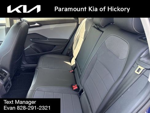Used 2022 Volkswagen Taos SE FWD image 13