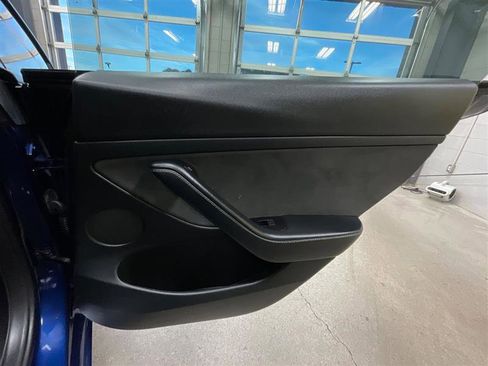 Used 2022 Tesla Model 3 Standard Range image 20