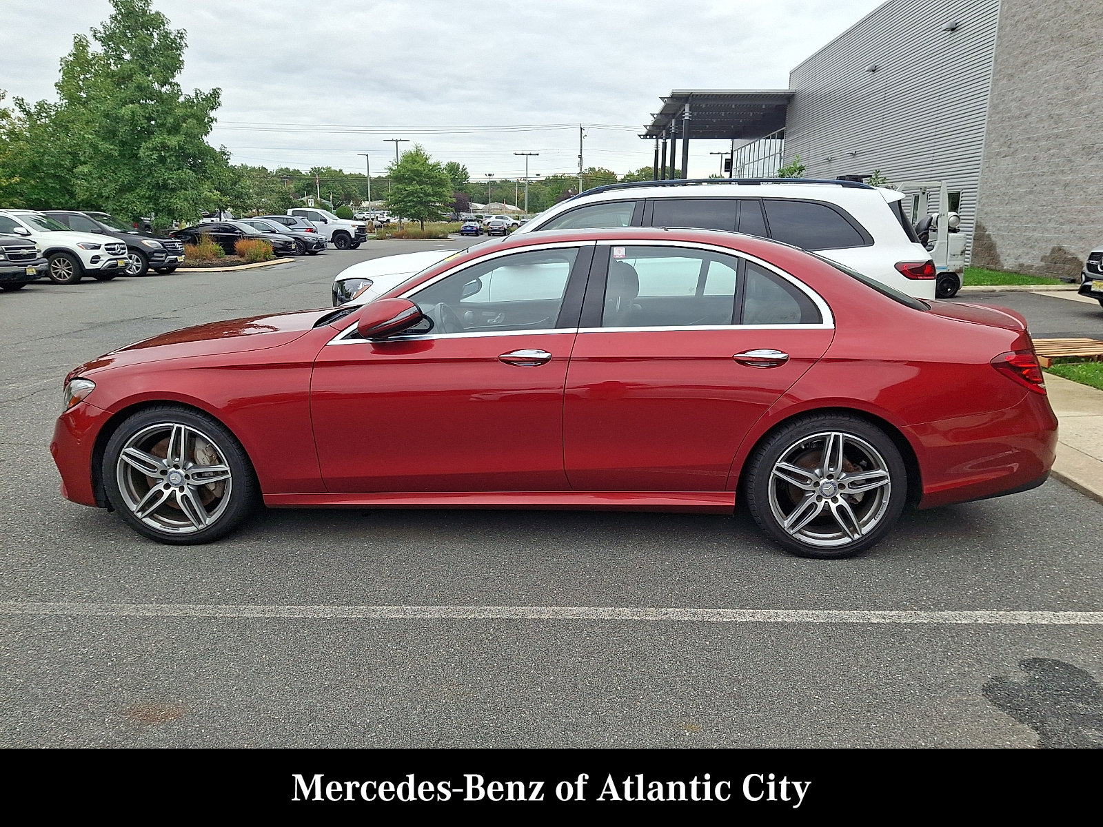 Certified 2017 Mercedes-Benz E 300 4MATIC image 4