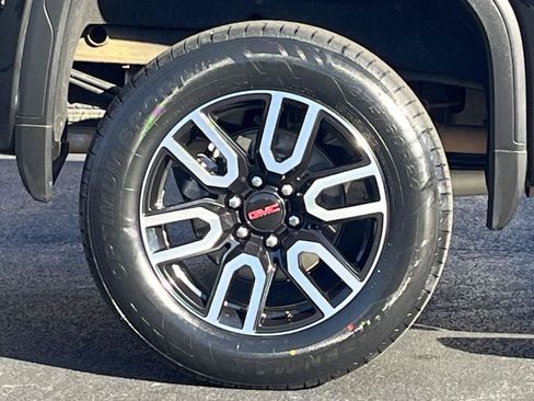 Used 2019 GMC Sierra 1500 AT4 w/ AT4 Premium Package image 29