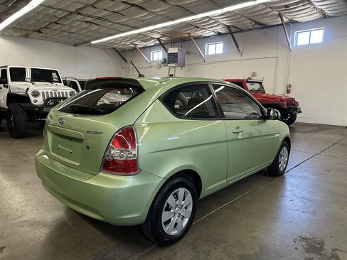 Used 2010 Hyundai Accent GS image 3