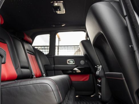 Certified 2023 Rolls-Royce Cullinan w/ Dark Exterior Package AWD/4WD image 46