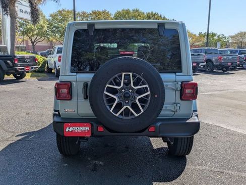 Used 2024 Jeep Wrangler Sahara image 5