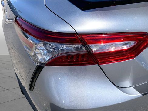 Used 2019 Toyota Camry XSE FWD image 28