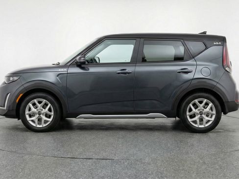 Used 2025 Kia Soul LX w/ LX Technology Package image 5