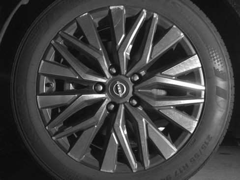 Used 2025 Nissan Altima 2.5 SV image 12