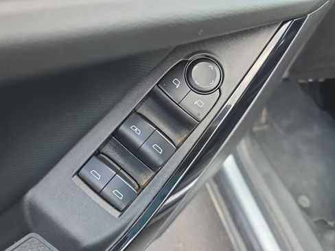 Used 2025 Chevrolet Equinox LT w/ Convenience Package II FWD image 12