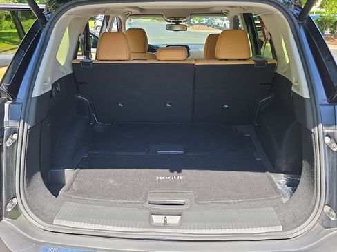 Certified 2023 Nissan Rogue Platinum FWD image 12