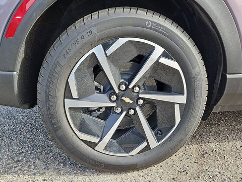 New 2026 Chevrolet Equinox EV LT image 5