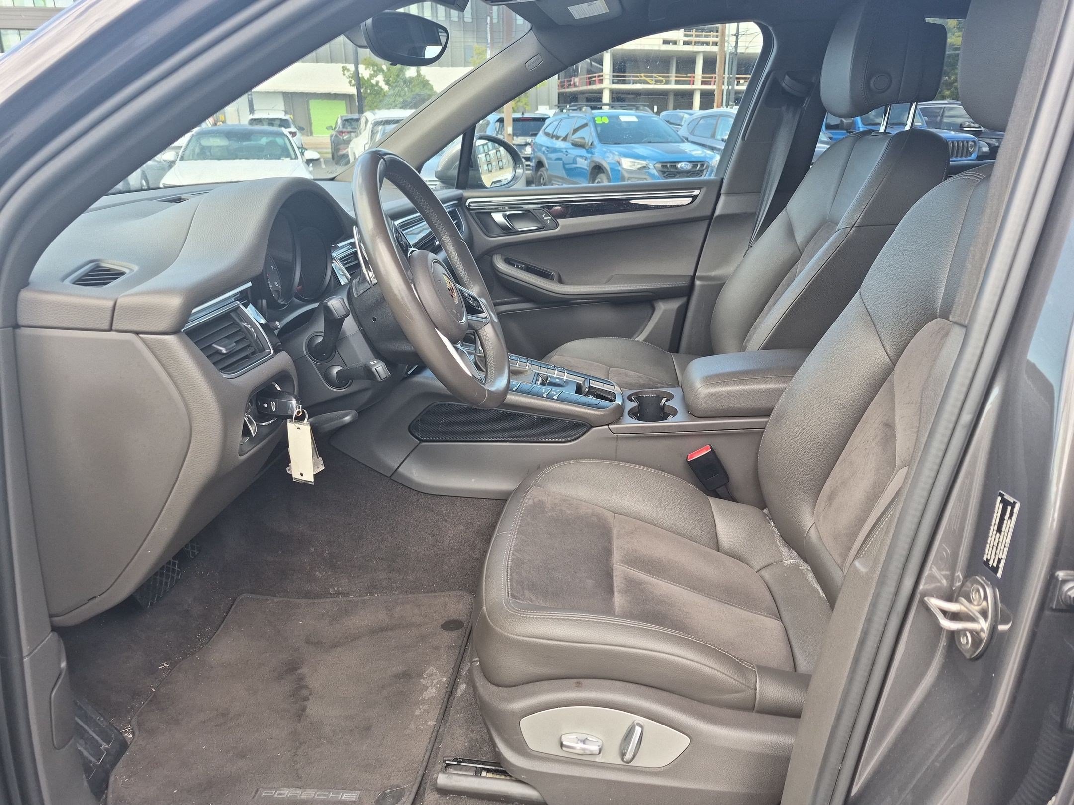 Used 2016 Porsche Macan S w/ Infotainment Package AWD/4WD image 16