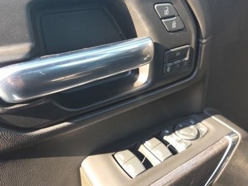 Used 2020 Chevrolet Silverado 2500 LTZ w/ LTZ Convenience Package image 28