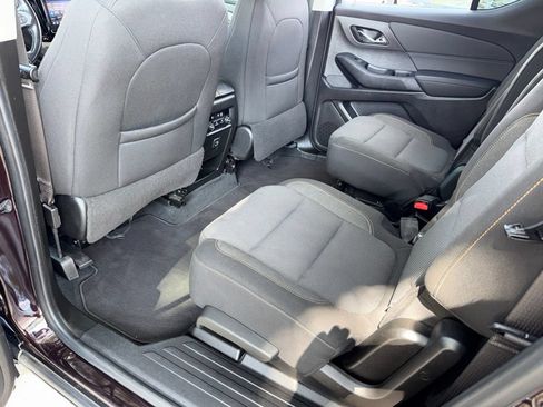 Used 2021 Chevrolet Traverse LT AWD/4WD image 25