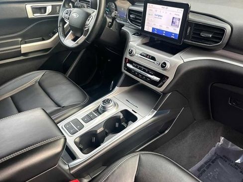 Used 2022 Ford Explorer XLT w/ Equipment Group 202A image 15