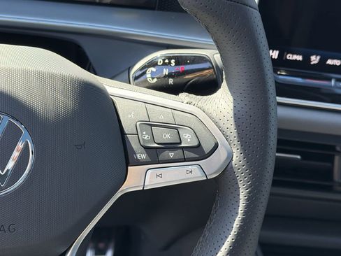 New 2026 Volkswagen Tiguan SE R-Line FWD image 28