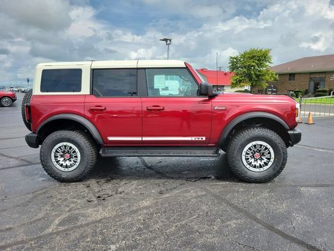 New 2026 Ford Bronco Outer Banks w/ Sasquatch Package AWD/4WD image 3