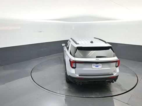 New 2026 Ford Explorer ST image 25
