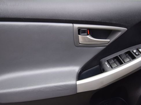 Used 2012 Toyota Prius Four image 19