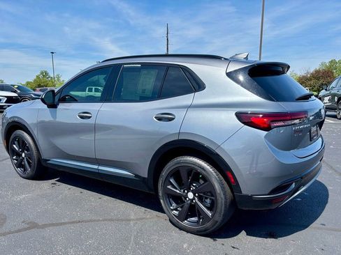 Used 2021 Buick Envision Essence w/ Technology Package I FWD image 5