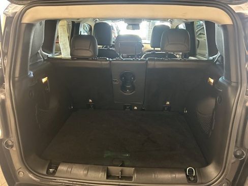 Used 2016 Jeep Renegade Limited image 22