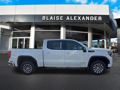 Used 2023 GMC Sierra 1500 AT4 AWD/4WD image 2