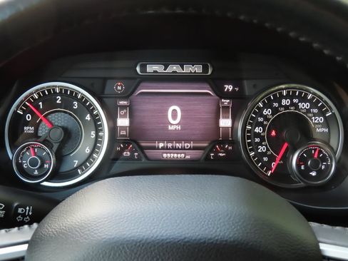 Used 2022 RAM 1500 Big Horn AWD/4WD image 19