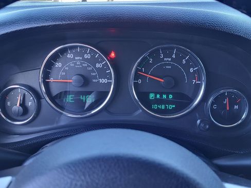 Used 2015 Jeep Wrangler Unlimited Sahara image 28