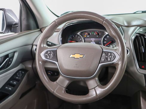 Used 2021 Chevrolet Traverse LT image 12