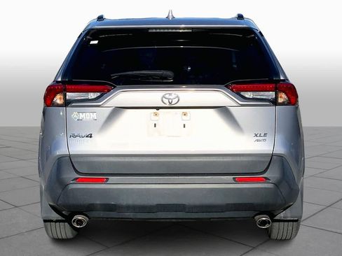Used 2020 Toyota RAV4 XLE image 4