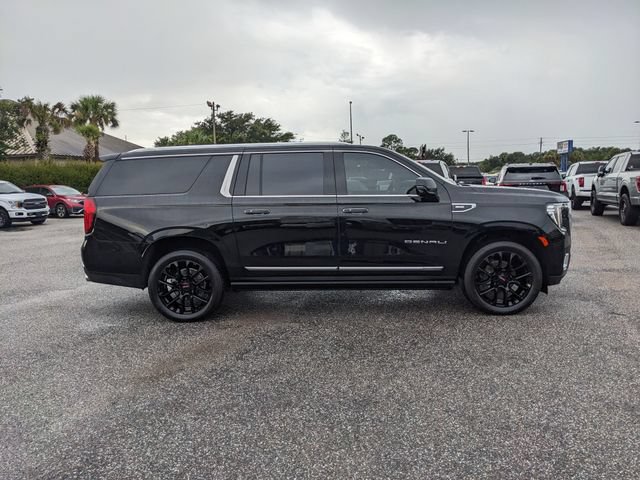 Used 2023 GMC Yukon XL Denali AWD/4WD image 3