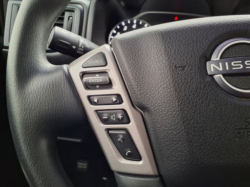 Used 2023 Nissan Titan SV image 13