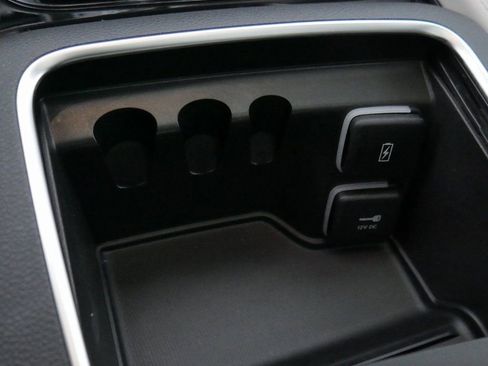 Used 2024 Chrysler Pacifica Limited image 27