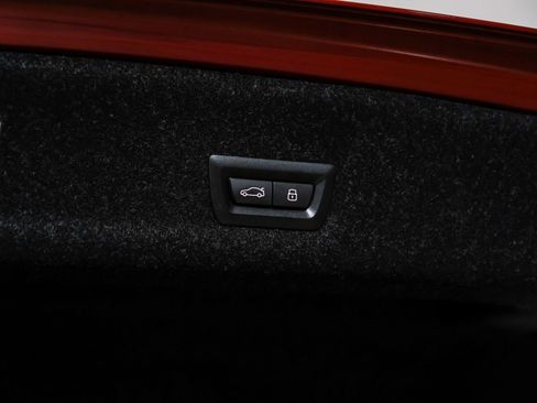 Used 2025 BMW 330i xDrive Sedan AWD/4WD image 59