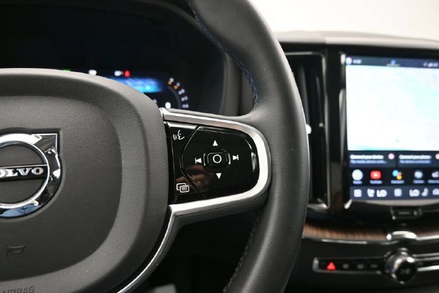 Used 2023 Volvo XC60 B5 Plus w/ Protection Package Premier FWD image 24