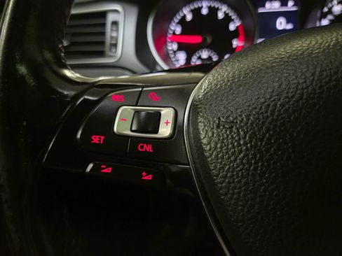 Used 2017 Volkswagen Jetta SE image 21